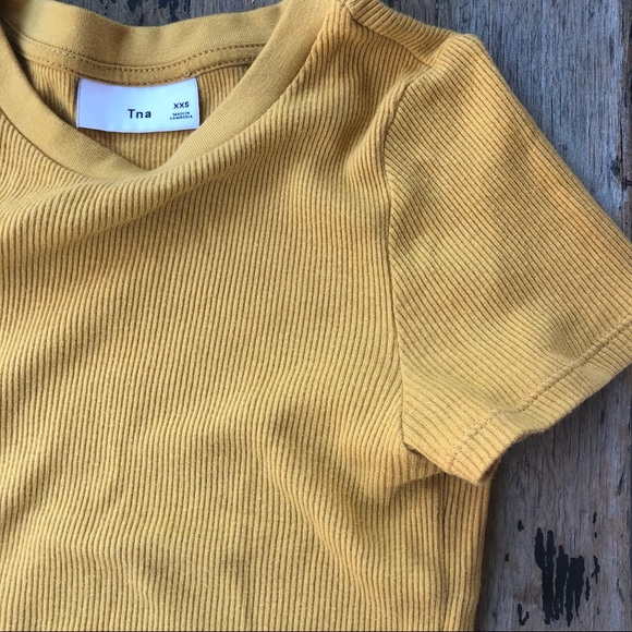 TNA Aritzia crop top baby tee - Picture 3 of 4